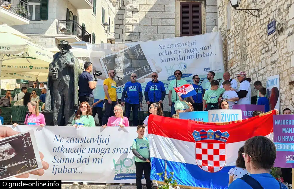 Hod za život u Imotskom: Ne želimo da se u Hrvatskoj ijednom ljudskom biću nasilno zaustavljaju otkucaji srca