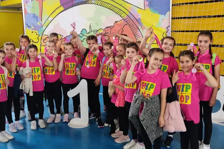 Tri zlata za posuške cheerleadersice na plesno – sportskoj manifestaciji u Mostaru