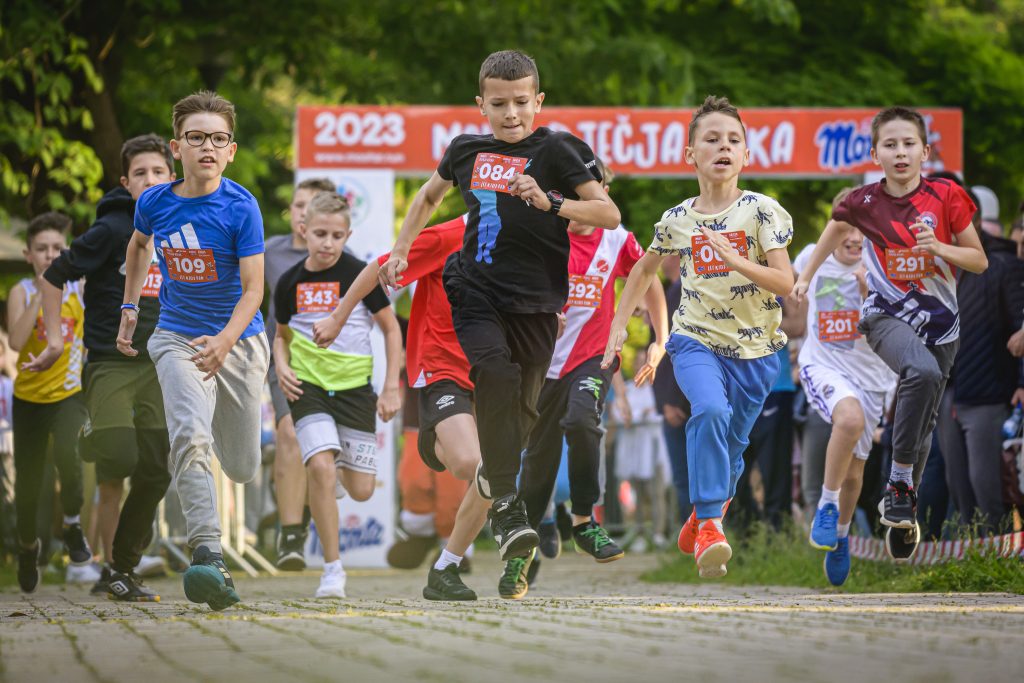 350 djece u zrinjevcu trčalo monte utrku za djecu u sklopu mostar move week-a