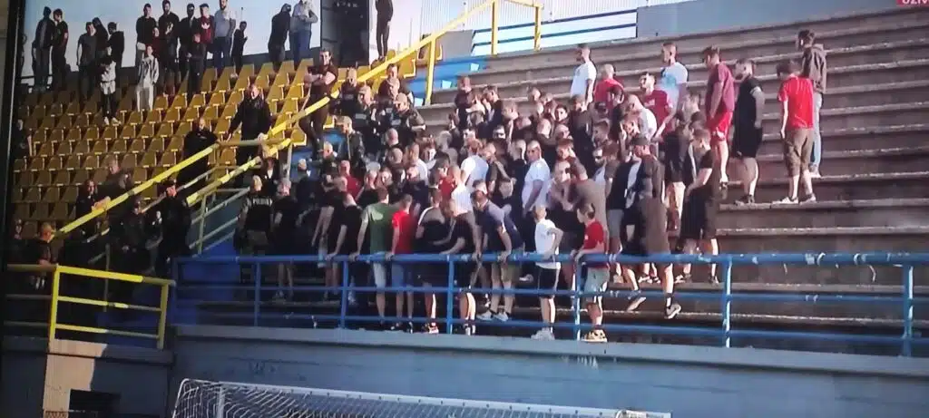 Detalji prekida utakmice: Navijače Veleža isprovocirali Ultrasi