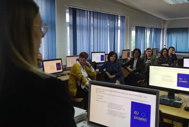 FOTO: Učenici Srednje ekonomske škole Livno u sljedećoj školskoj godini kroz redovitu nastavu počinju učiti kako napisati prijave za EU projekte