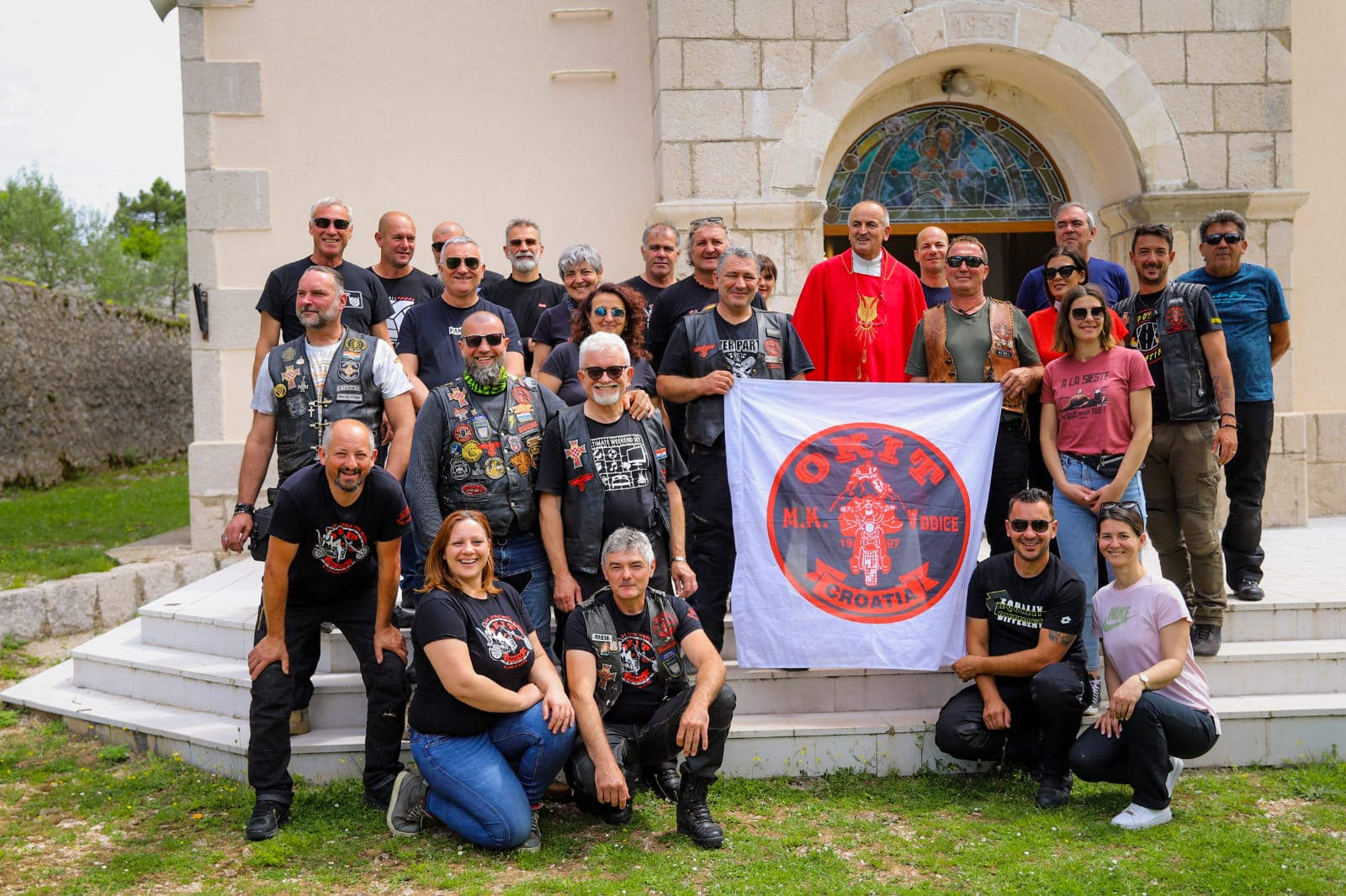 FOTO | Moto klub Okit u posjeti Svetištu Kraljice mira u Hrasnu