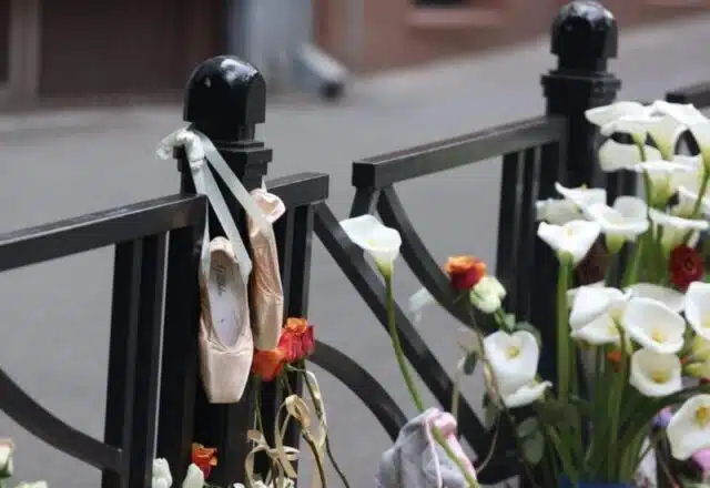 Jutro nakon TRAGEDIJE u Srbiji: Dječak izvadio plastični pištolj nakon minute šutnje | HIP.ba