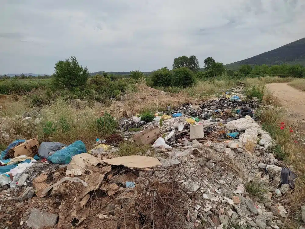 Sanacija ilegalne divlje deponije otpada u naseljenom mjestu Prolog