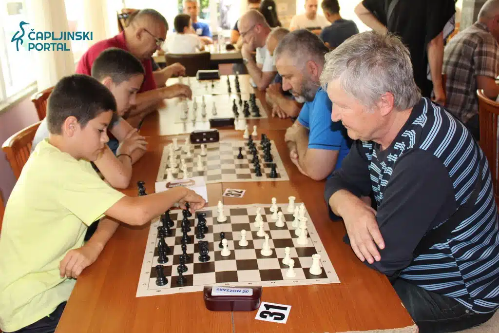 FOTO | Povodom Lipanjskih zore u Počitelju otvoren šahovski turnir