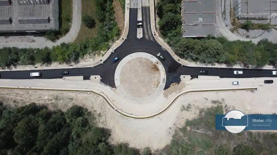 VIDEO | Započeli radovi asfaltiranja na kružnom toku kod željezare