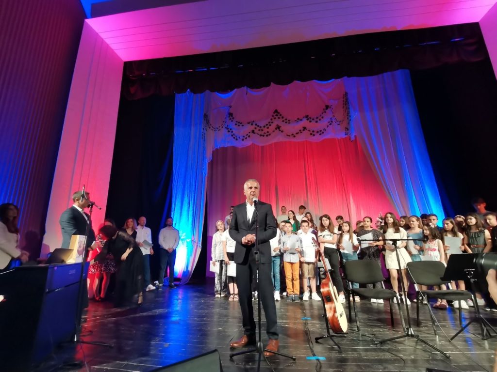 Večeras održan koncert maturanata Osnovne muzičke škole s pravom javnosti "Rezonanca" klasa 2023 Večeras održan koncert maturanata Osnovne muzičke škole s pravom javnosti "Rezonanca" klasa 2023