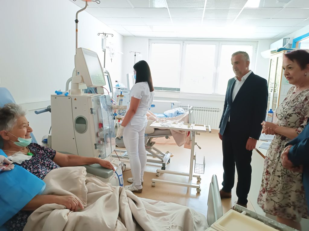Luka Rajić ponovo donira opremu za Opću bolnicu i Centar za dijalizu Luka Rajić ponovo donira opremu za Opću bolnicu i Centar za dijalizu