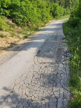 Prisojani sretni i zadovoljni zbog novoga asfalta, ali dobili i “skakaonicu”