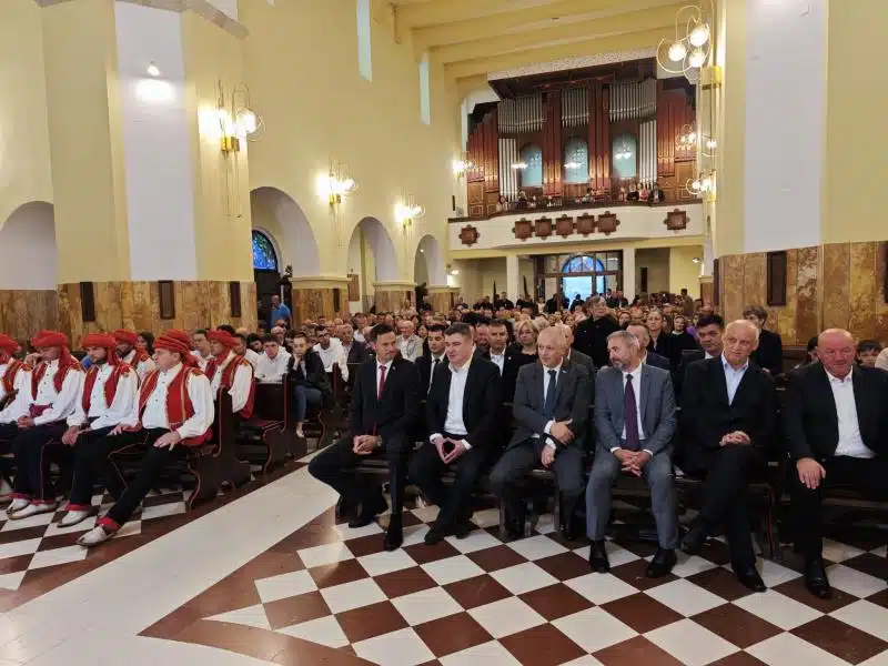 Misom u duvanjskoj bazilici, na kojoj je sudjelovao i hrvatski predsjednik Milanović, počelo obilježavanje 31. obljetnice Brigade kralja Tomislava, (foto/video)