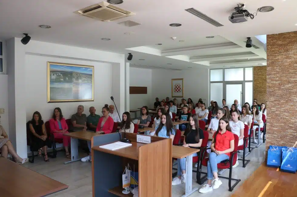 Upriličen prijem učenika generacije osnovnih, srednjih i glazbenih škola ŽZH