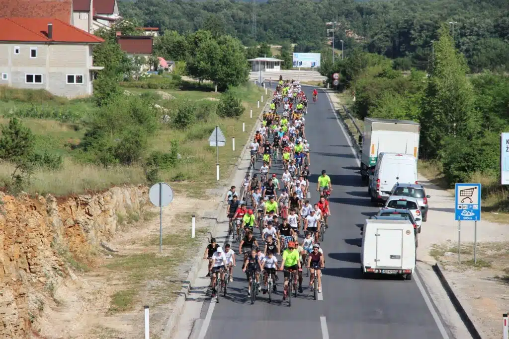 9. Posuški đir okupio nekoliko stotina zaljubljenika u biciklizam