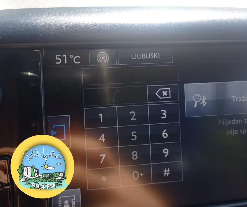 U hladu 35 °u autu 51 °