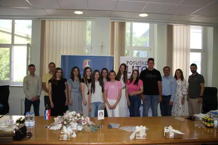 Posušje: Najuspješniji učenici na prijemu kod načelnika općine