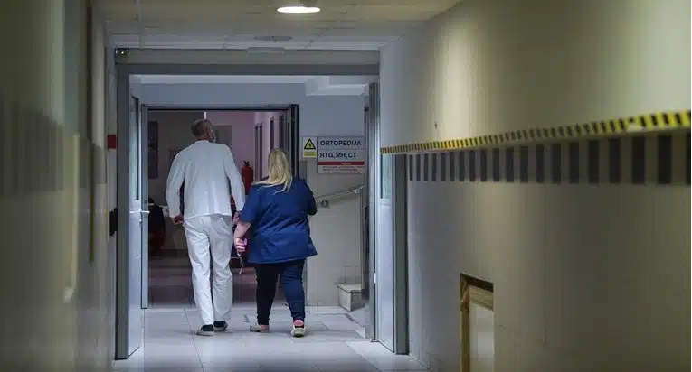 Skandal u Kliničkoj bolnici Sveti Duh: Strankinji koja se porodila zaboravili gazu u trbuhu