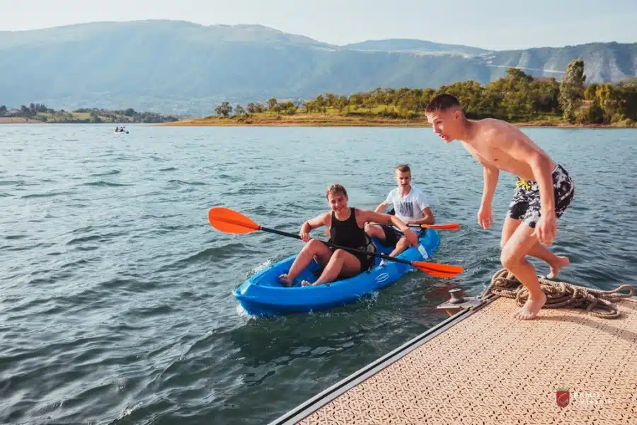 VESLAČKI CENTAR “RAMA”: Projekt “Mladi za bolje sutra!” okupio 38 mladih