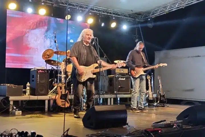 Druga večer moto susreta u Posušju okupila preko 85 klubova i priredila koncert Atomskog skloništa