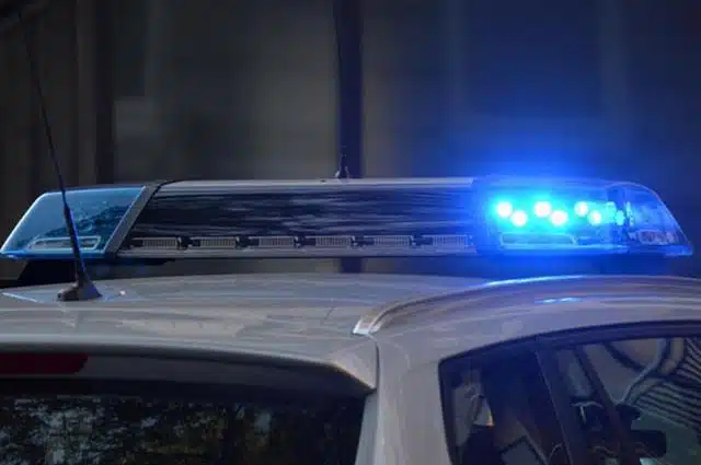 Mladić iskočio iz automobila u pokretu jer su ga suvozači tukli | HIP.ba