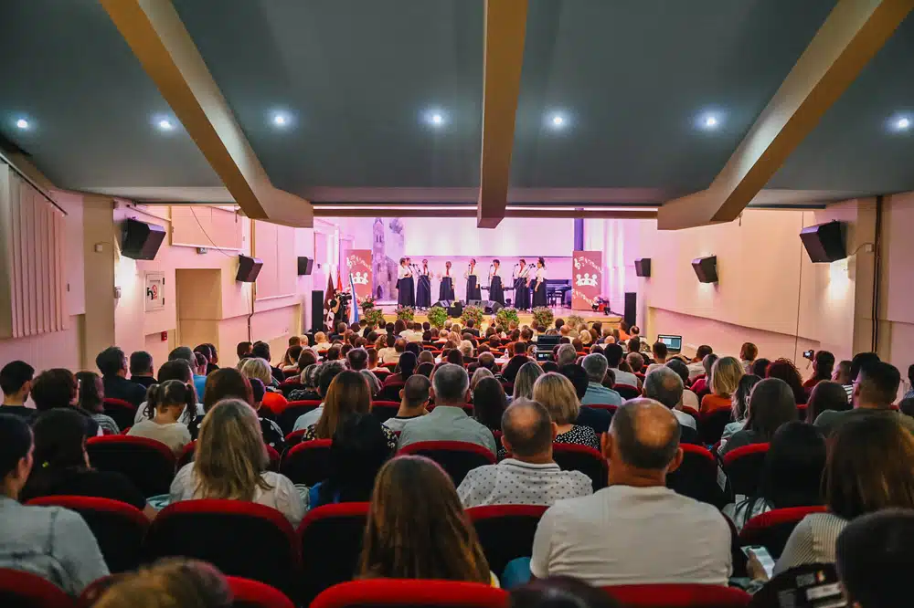Druga večer 9. Festivala klapske pisme u Posušju: Oželanda odnijela Posuški stećak, Galuna Buru