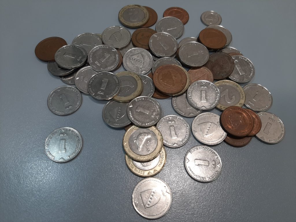 Djevojčice koje brinu o drugima Djevojčice koje brinu o drugima