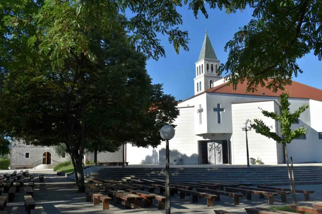 Humački glasnik: U ponedjeljak misa za đake
