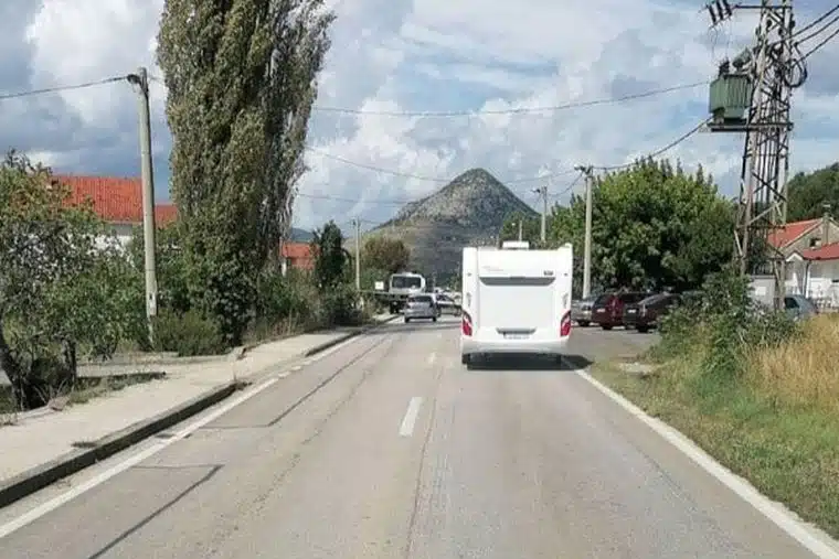 U Vitini kod Ljubuškog plinska boca ispala iz kamiona i ubila ženu pored ceste