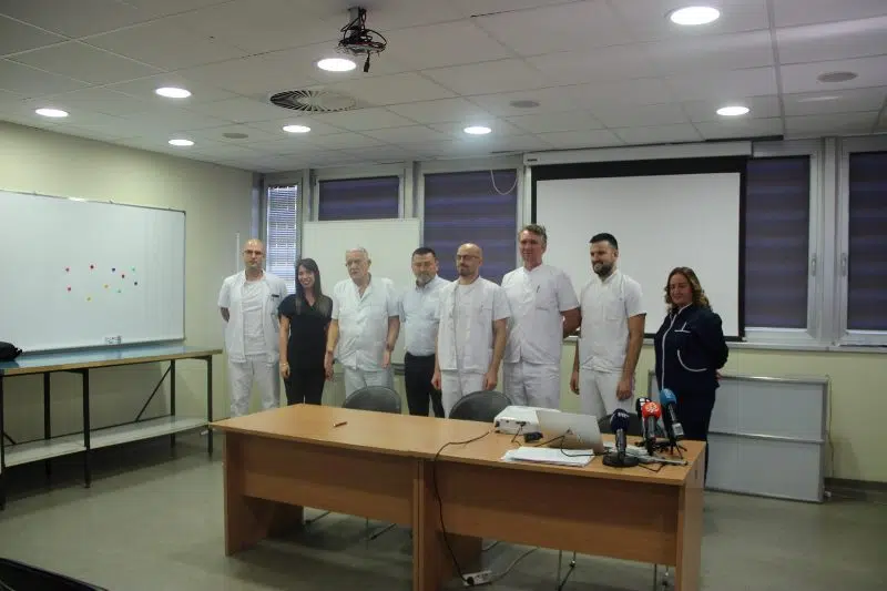 FOTO/ KLINIKA za neurokirurgiju Sveučilišne kliničke bolnice Mostar predstavila LOOP X : Robotički uređaj za intraoperacijsko snimanje kralježnice