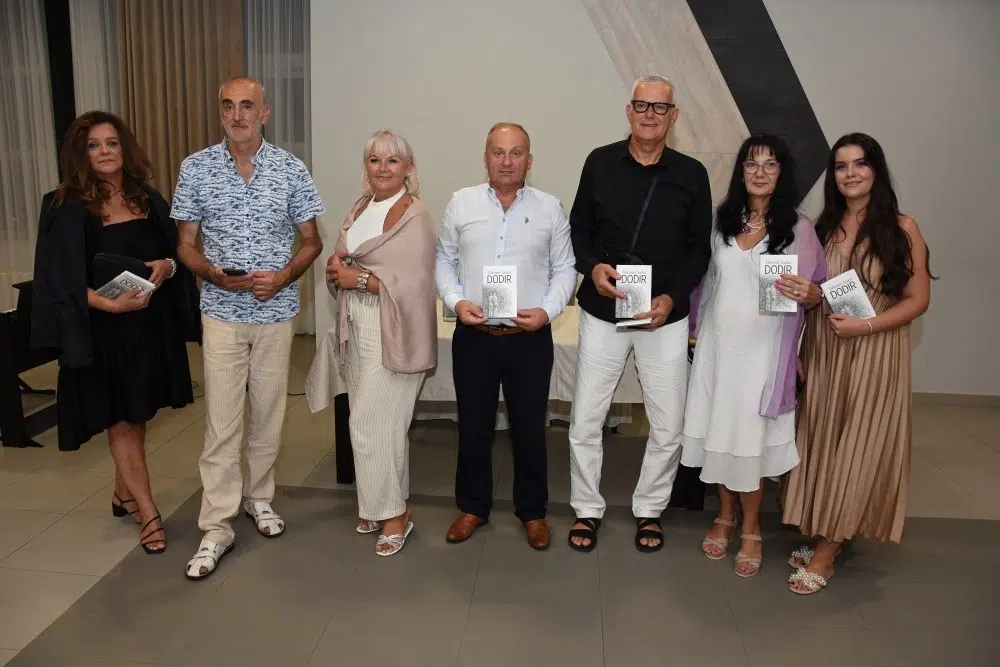 Predstavljeno obnovljeno izdanje zbirke pjesama pokojnog prof. Tihomira Nakića