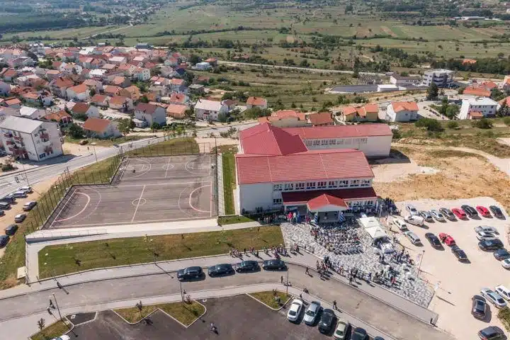 Za novo krilo škole i dvoranu općina Posušje dobila 115 tisuća eura!