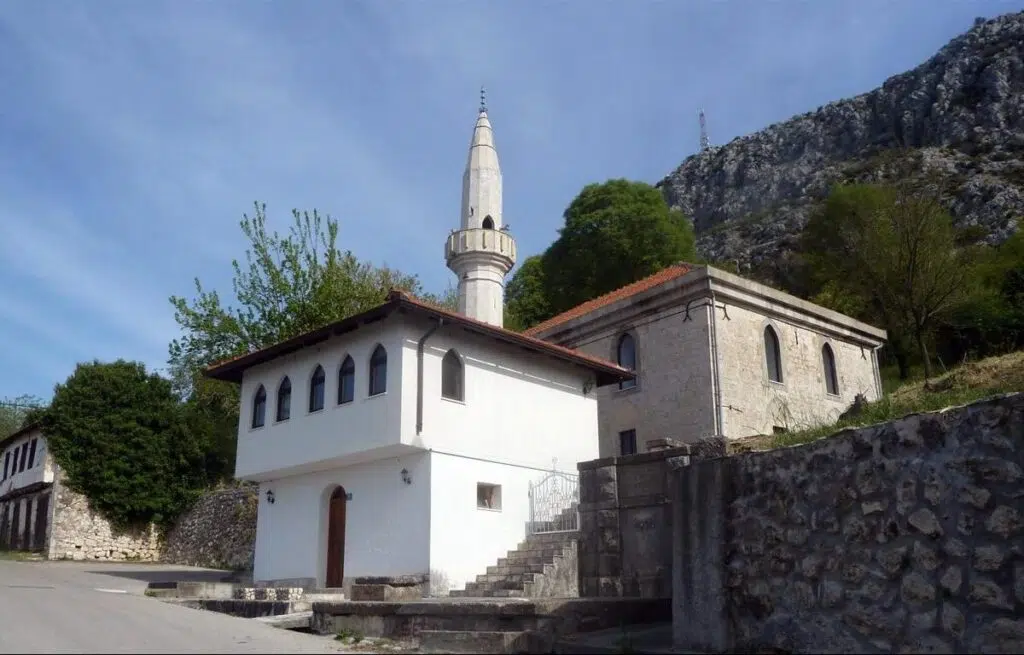 Muftijstvo mostarsko u vezi s ‘napadima na vakufsku imovinu u Ljubuškom’