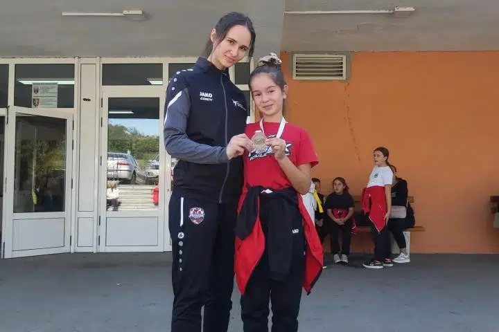 Jeleni Penava bronca u Hadžićima