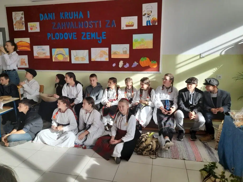 Dani kruha u središnjoj školi u Bukovici (foto/video)