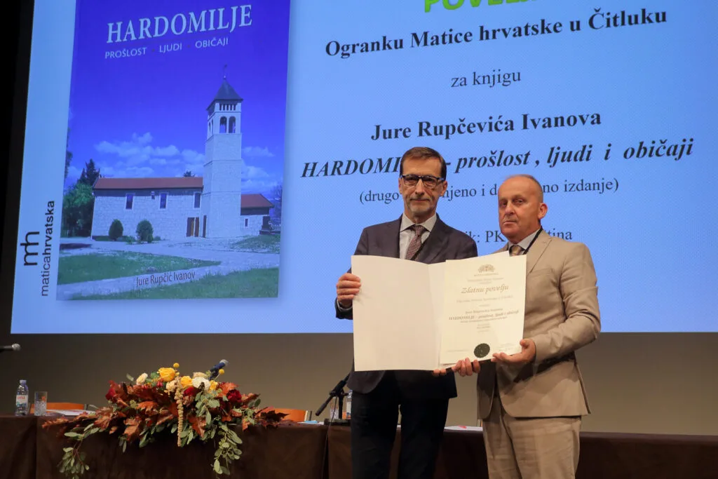 Matica Hrvatska dodijelila Zlatnu povelju za monografiju”Hardomilje-prošlost,ljudi,običaji”