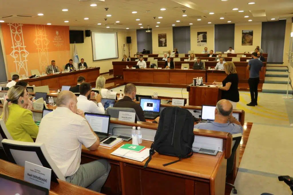Na sjednici Gradskog vijeća i odluka o usvajanju Statuta Grada Mostara