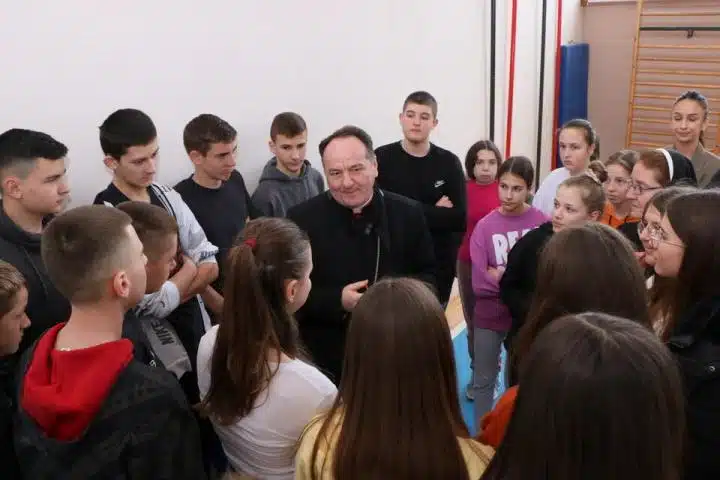 Pastoralni pohod biskupa Palića župama Posuškog dekanata
