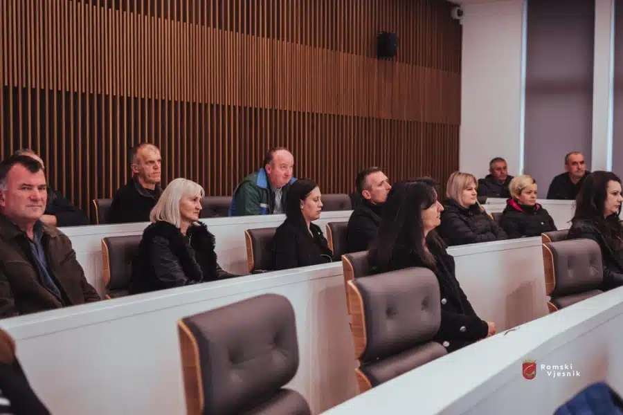 Općina Prozor-Rama potpisala ugovore o dodjeli plastenika za 20 korisnika