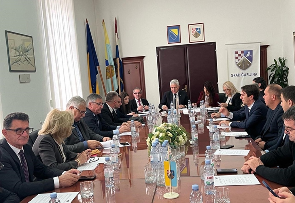 foto | u čapljini održan sastanak načelnika, gradonačelnika i predsjednika županijskih vlada