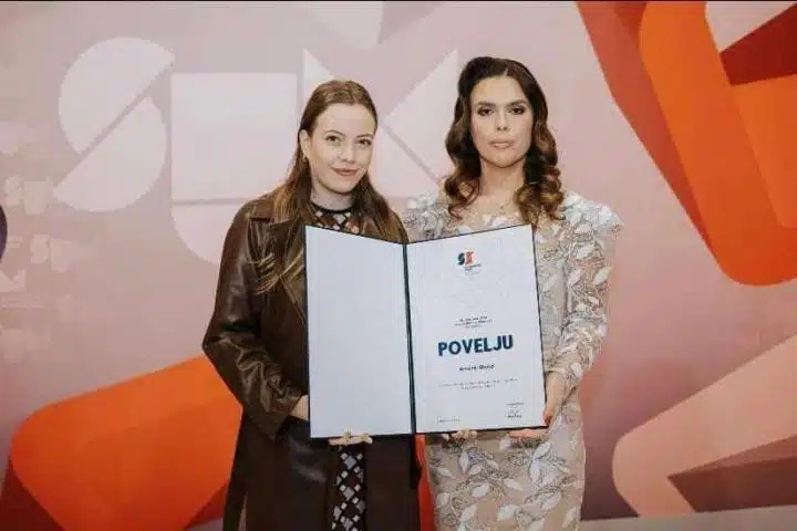 Posušanka Antonija Skoko, asistentica na Pravnom fakultetu SUM-a, dobitnica je Povelje za izniman doprinos razvoju, radu i ugledu Studentskog zbora Sveučilišta u Mostaru!