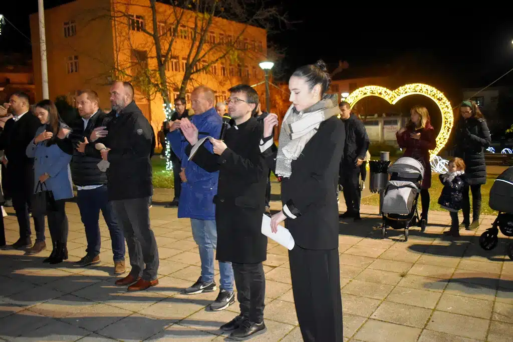 Upaljena druga adventska svijeća