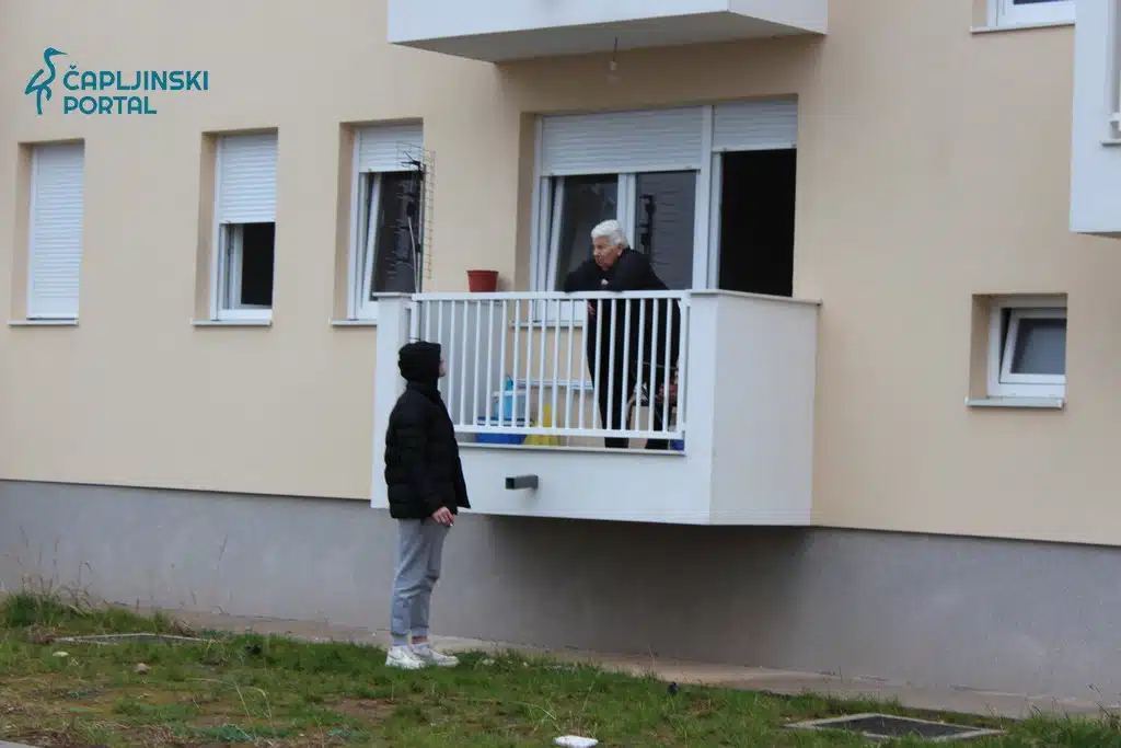 FOTO | 42 obitelji iz kampa u Tasovčićima uselile u nove stanove na Počitelj brdu