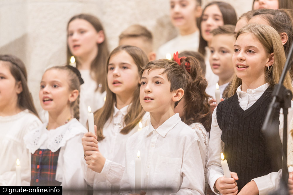foto: održan božićni koncert glazbene škole grude „dođe isus spas“