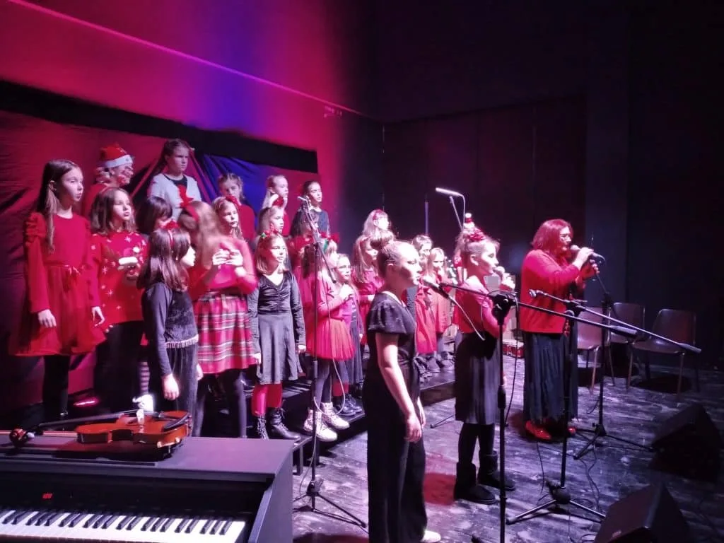 Dječiji hor “Rezonanca” večeras održao Novogodišnji koncert