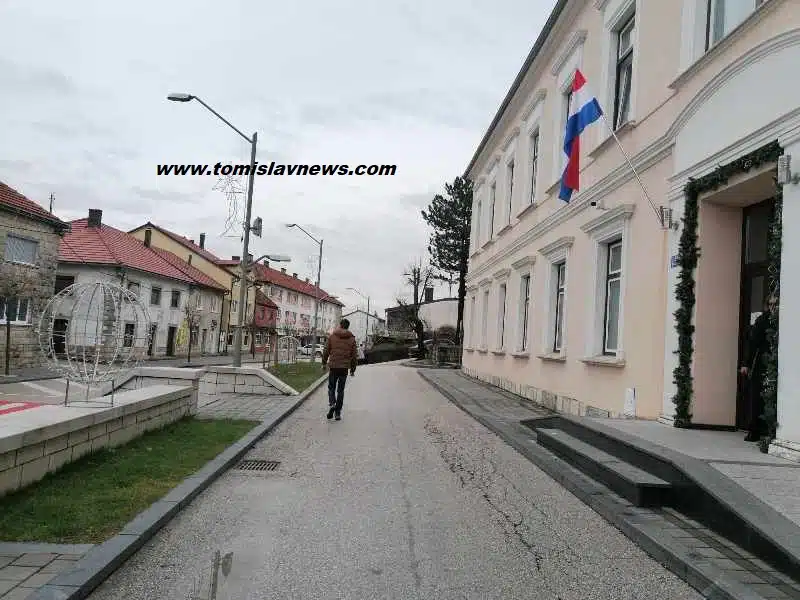 DOBRO vam oblačno i tiho jutro iz Tomislavgrada!