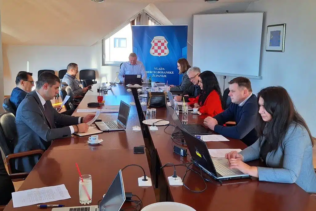 Sjednica Vlade HBŽ: Odobrena financijska sredstva za Udrugu pčelara ”Duvanjski vrisak” i SSŠ Tomislavgrad