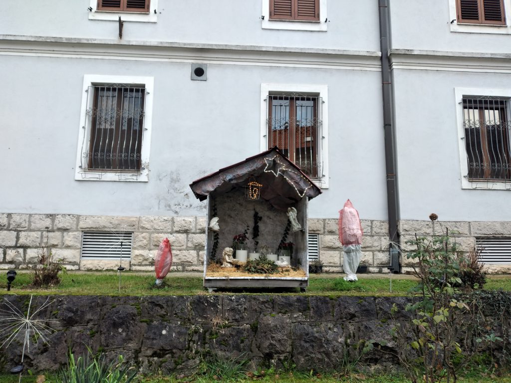 Vjernici katoličke vjeroispovjesti u nedjelju obilježavaju Badnji dan, a u ponedjeljak Božić Vjernici katoličke vjeroispovjesti u nedjelju obilježavaju Badnji dan, a u ponedjeljak Božić