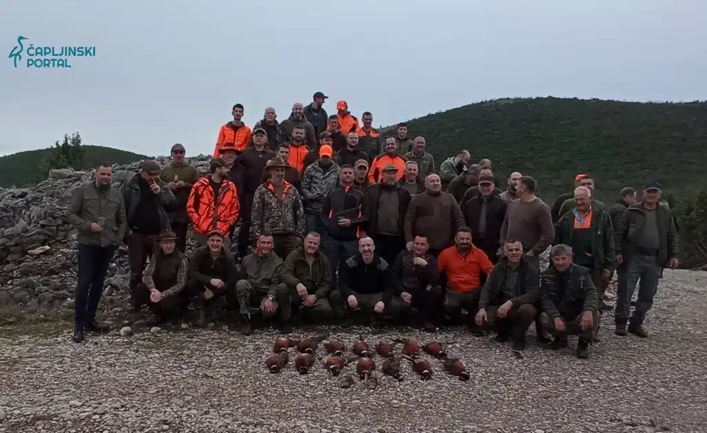 FOTO | Veliki broj lovaca se okupio i ove godine u lovu i druženju na Jasenici