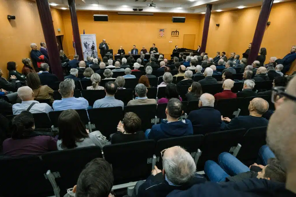 FOTO: “Matijino stoljeće rata” predstavljeno u Zagrebu