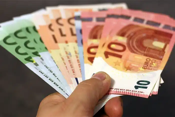 Počela isplata nacionalne naknade za starije osobe, evo tko ima pravo na nju
