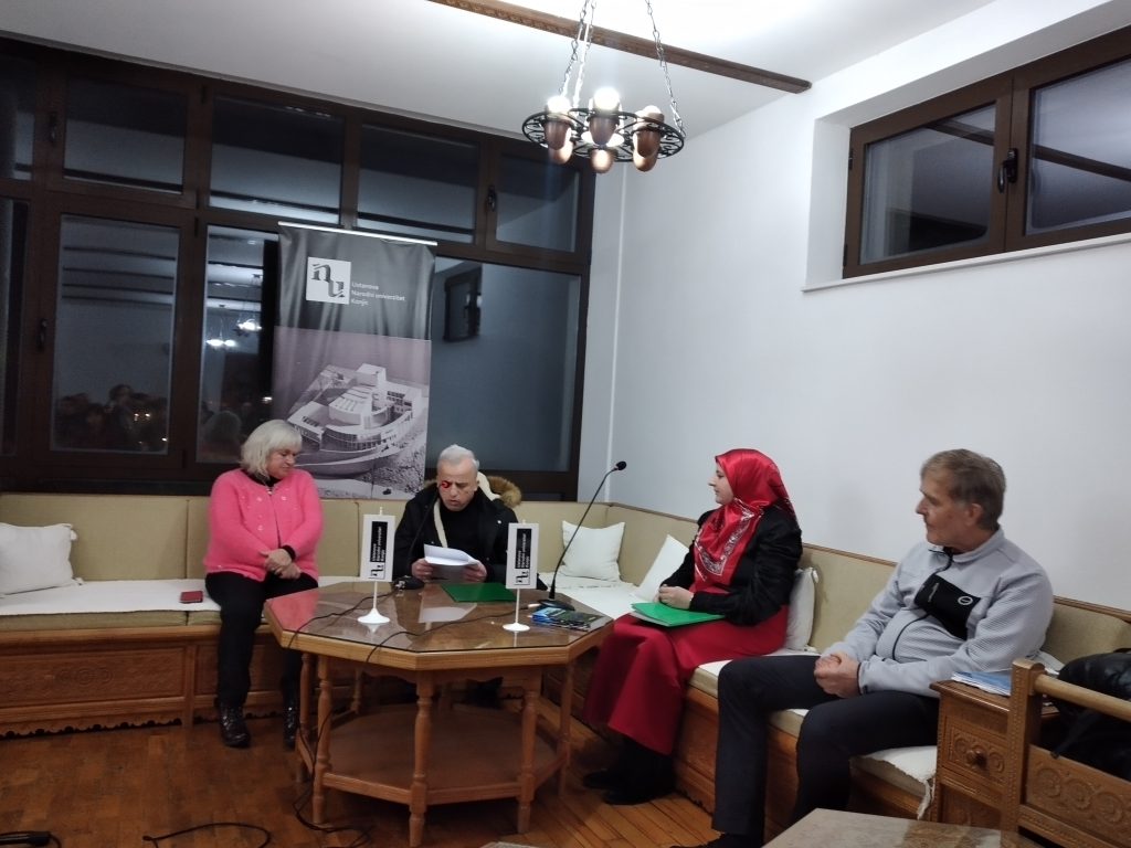 "Art night" u Konjicu: Za čitaoce godine proglašene Dženita Rizvanović i Senija Maksumić "Art night" u Konjicu: Za čitaoce godine proglašene Dženita Rizvanović i Senija Maksumić