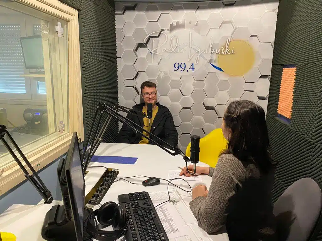 Audio/Video:Večeras samostalna izložba Jure Paponje
